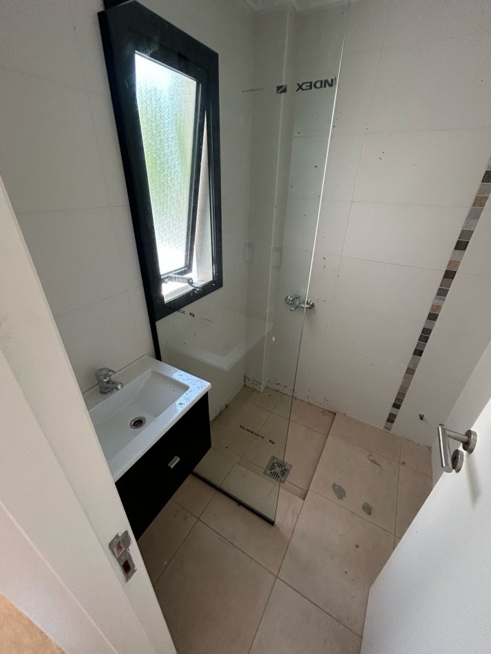41 E/ 17 Y 18 . 1 DORMITORIOS SEMI PISO-  BARRIO NORTE - A ESTRENAR