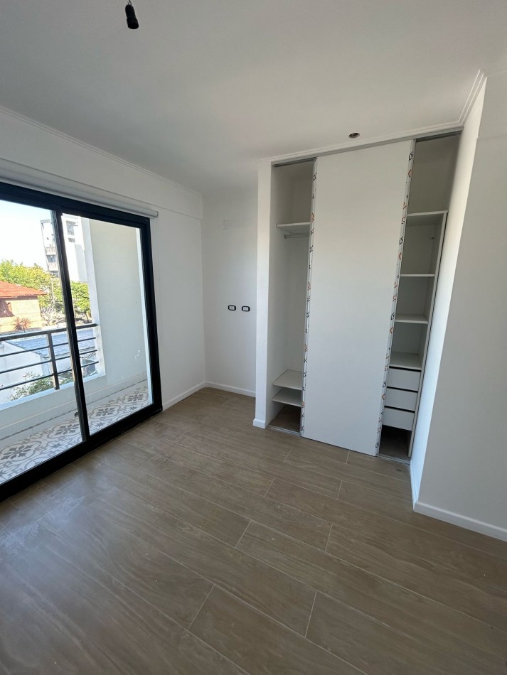 41 E/ 17 Y 18 . 1 DORMITORIOS SEMI PISO-  BARRIO NORTE - A ESTRENAR