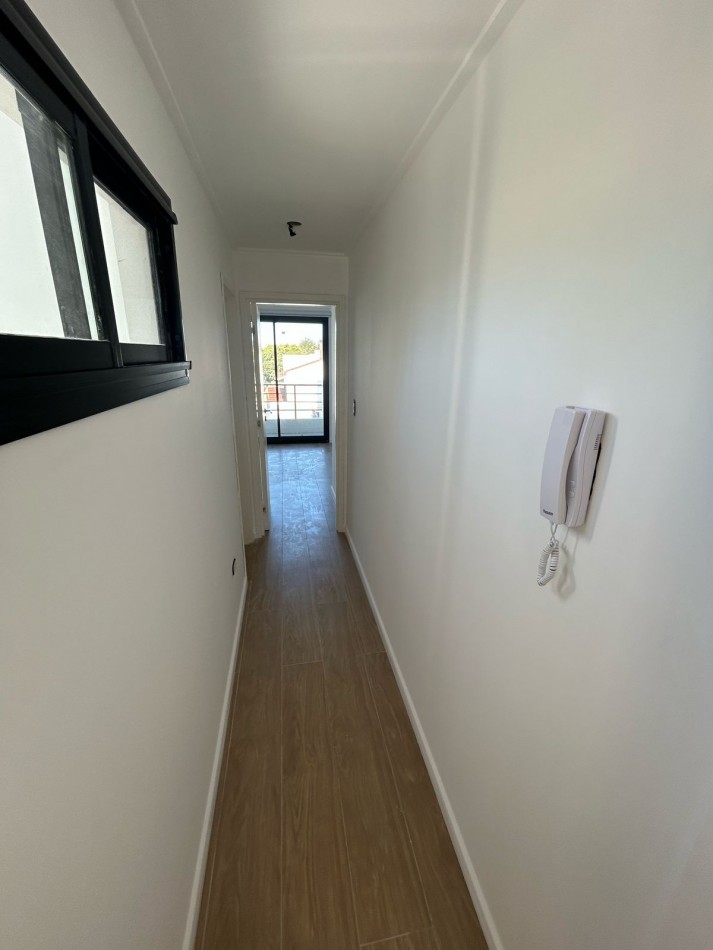 41 E/ 17 Y 18 . 1 DORMITORIOS SEMI PISO-  BARRIO NORTE - A ESTRENAR