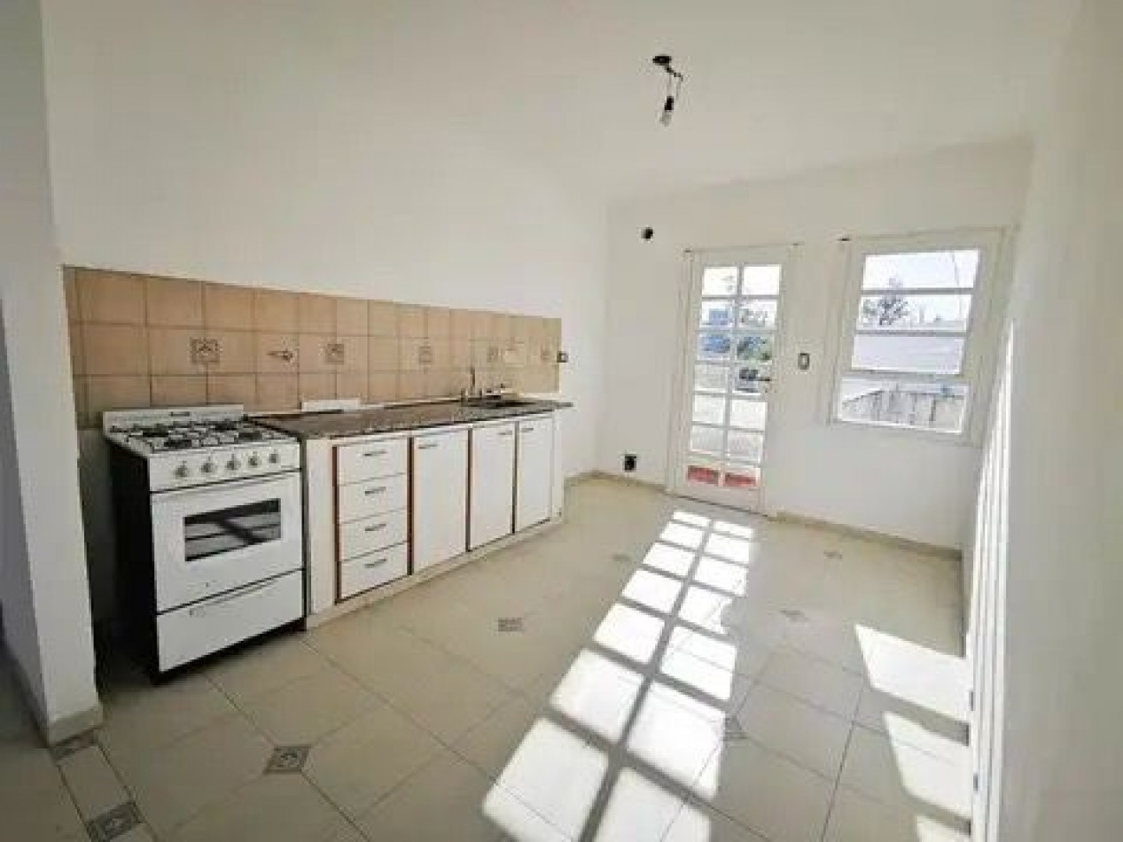 34 E/ 28 Y 29 - DEPARTAMENTO EN PLANTA ALTA - LA PLATA