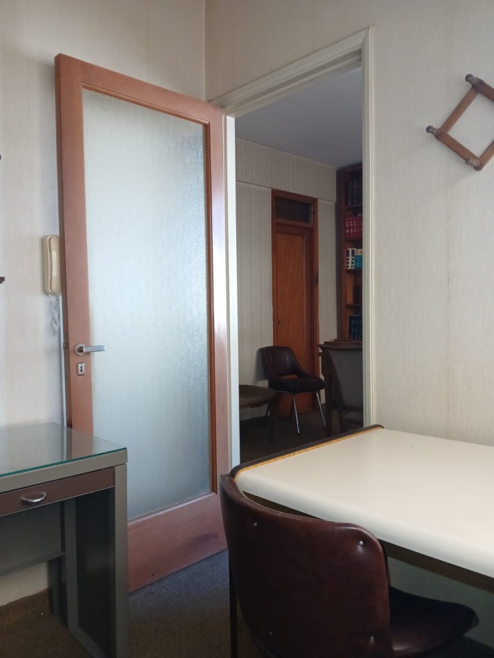 48 E/ 12 Y 13 - VENTA OFICINA - ZONA TRIBUNALES 