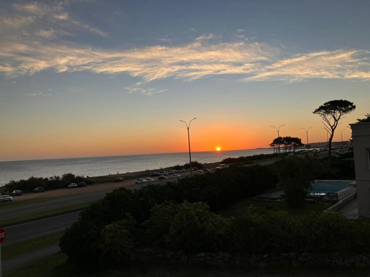 VENTA DEPARTAMENTO -PLAYA MANSA - PUNTA DEL ESTE