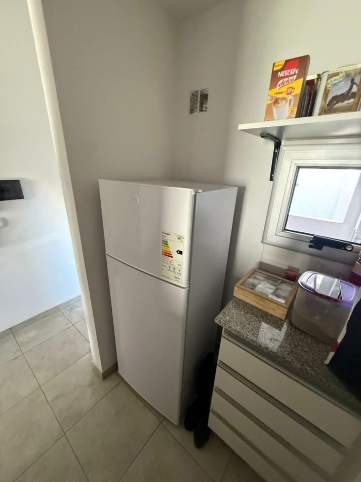13 E/ 58 Y 59 - 1 DORM AMUBLADO - 2 DO PISO CON BALCON