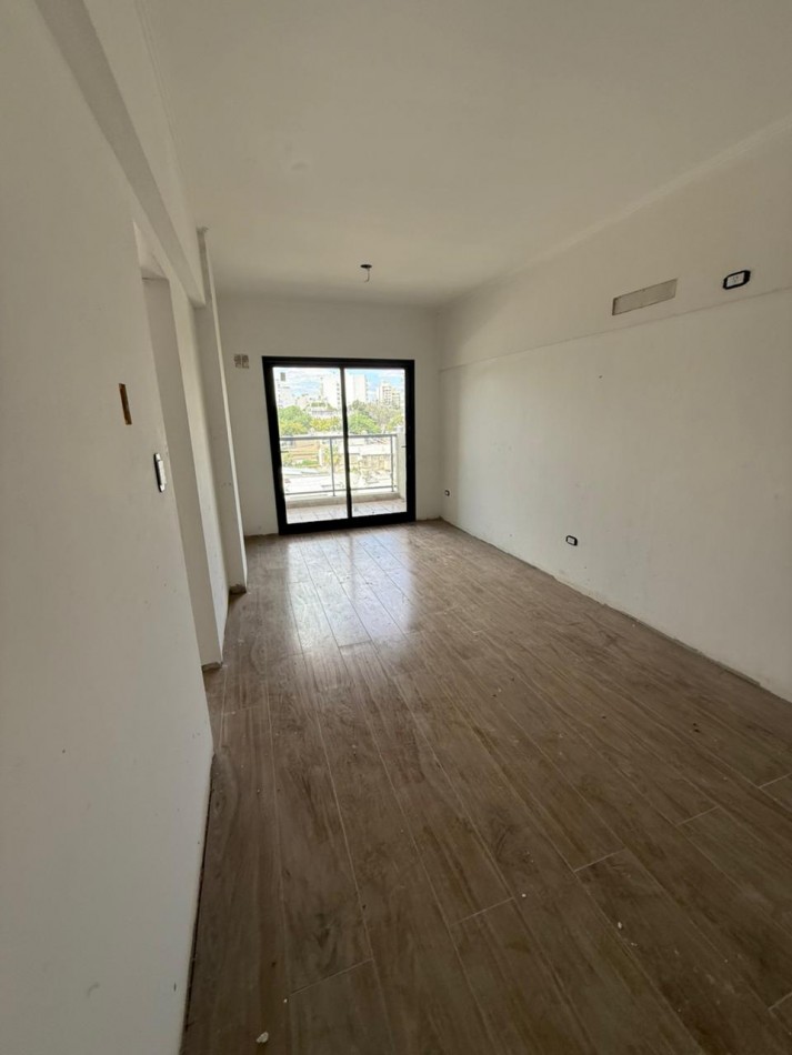 41 E/ 17 Y 18 . 1 DORMITORIOS SEMI PISO-  BARRIO NORTE - A ESTRENAR
