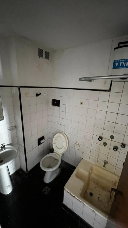 48 e/ 12 y 13 -  VENTA 1 DORM - 4 TO PISO C/FTE - ZONA TRIBUNALES