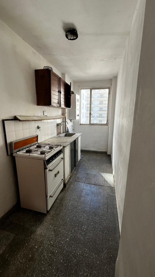 48 e/ 12 y 13 -  VENTA 1 DORM - 4 TO PISO C/FTE - ZONA TRIBUNALES