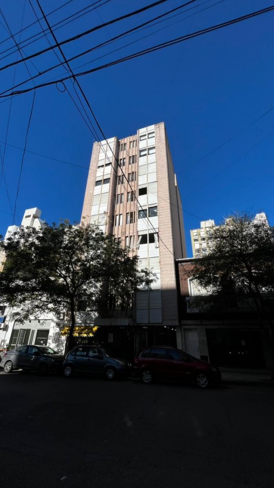 48 e/ 12 y 13 -  VENTA 1 DORM - 4 TO PISO C/FTE - ZONA TRIBUNALES