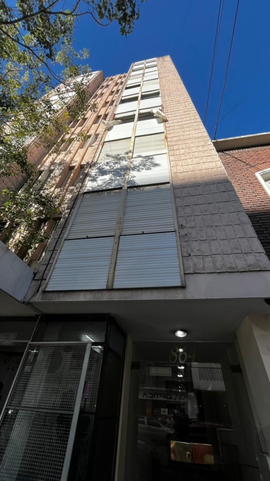 48 e/ 12 y 13 -  VENTA 1 DORM - 4 TO PISO C/FTE - ZONA TRIBUNALES