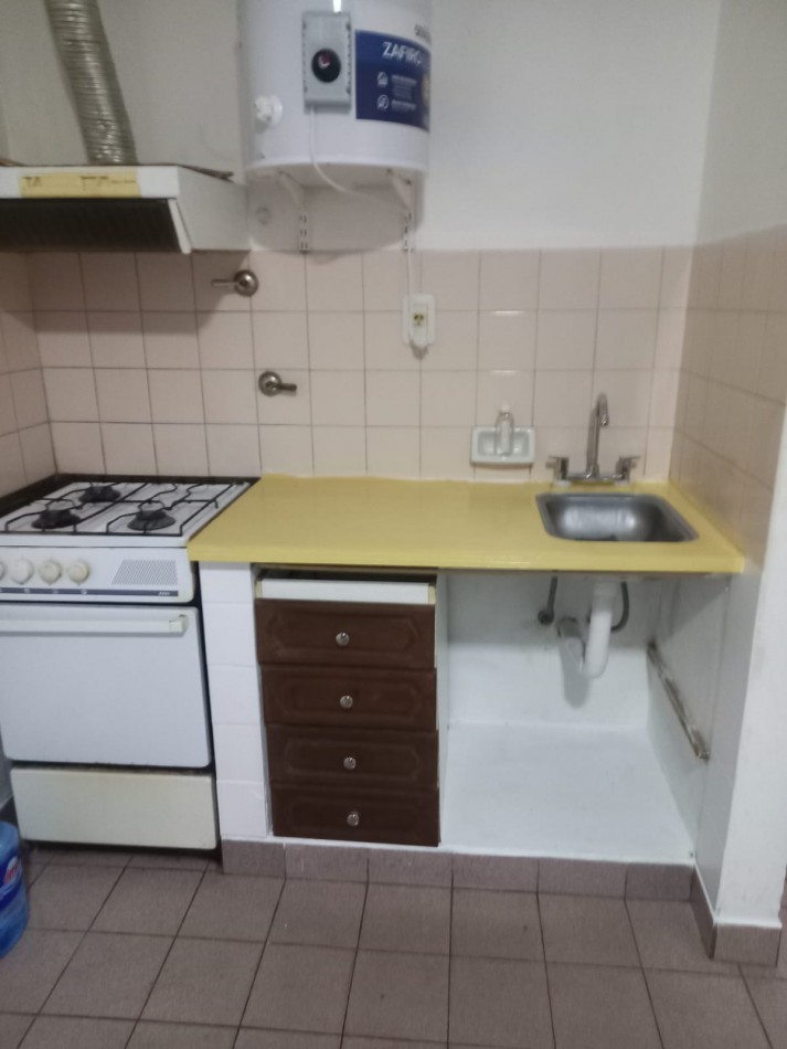 58 E/ 7 Y 8 - MONOAMBIENTE EN ALQUILER 