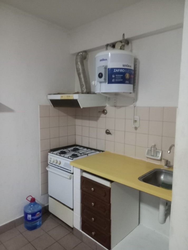 58 E/ 7 Y 8 - MONOAMBIENTE EN ALQUILER 