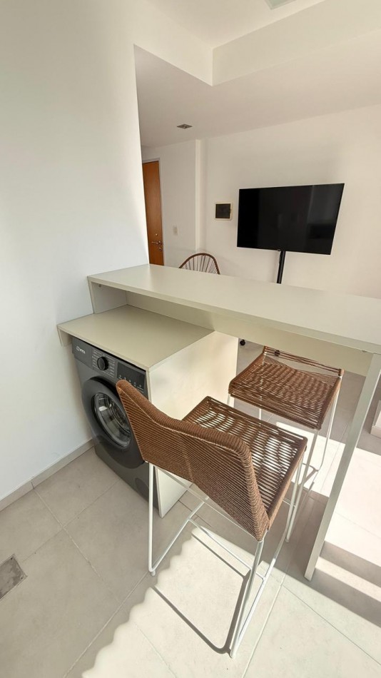 MONOAMBIENTE DE CATEGORIA EN ALQUILER - COMPLETAMENTE AMOBLADO. 