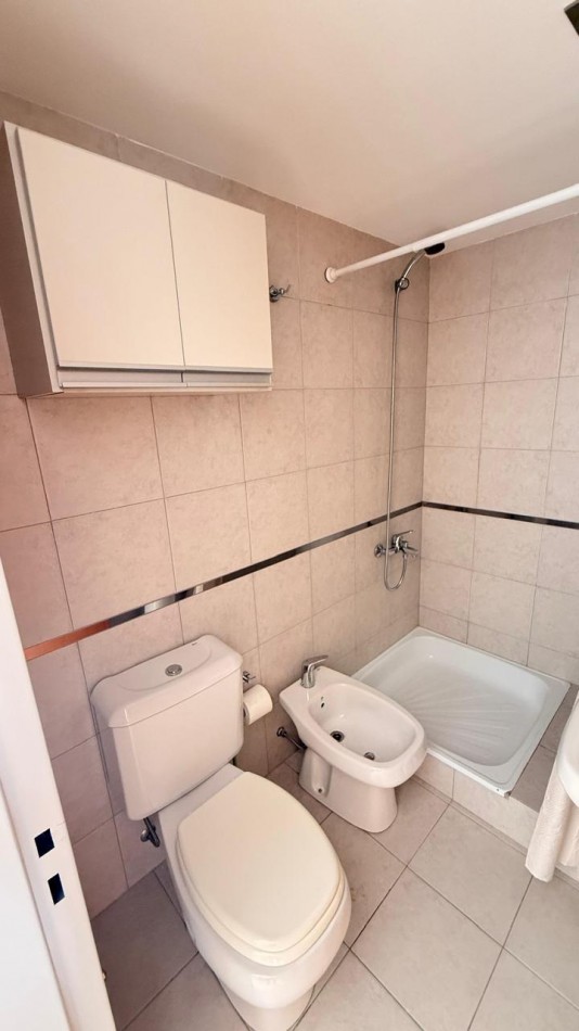 MONOAMBIENTE DE CATEGORIA EN ALQUILER - COMPLETAMENTE AMOBLADO. 