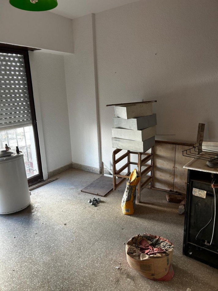 1 E/ 46 Y 47 - MONOAMBIENTE A RECICLAR - 4 TO PISO CONTRA FRENTE 
