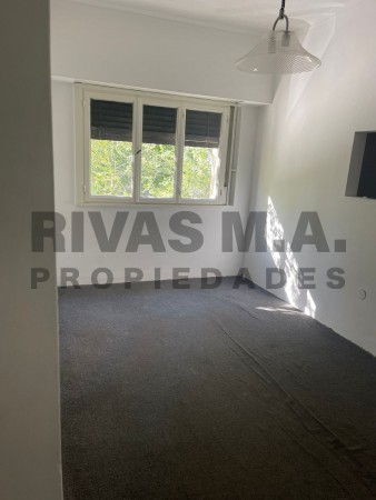 VENTA 60 ESQ 3- 2 DORM CON BALCON