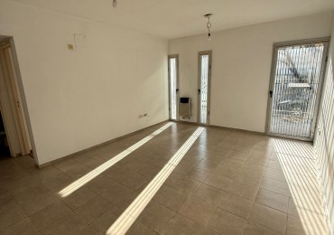57 e/ 21 y 22 - 1 dormitorio - en VENTA
